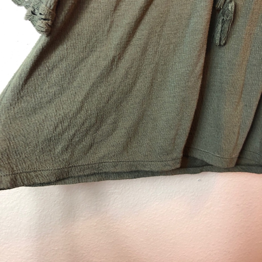 🛍 Old Navy Green Plum Blouse - Picture 4 of 6